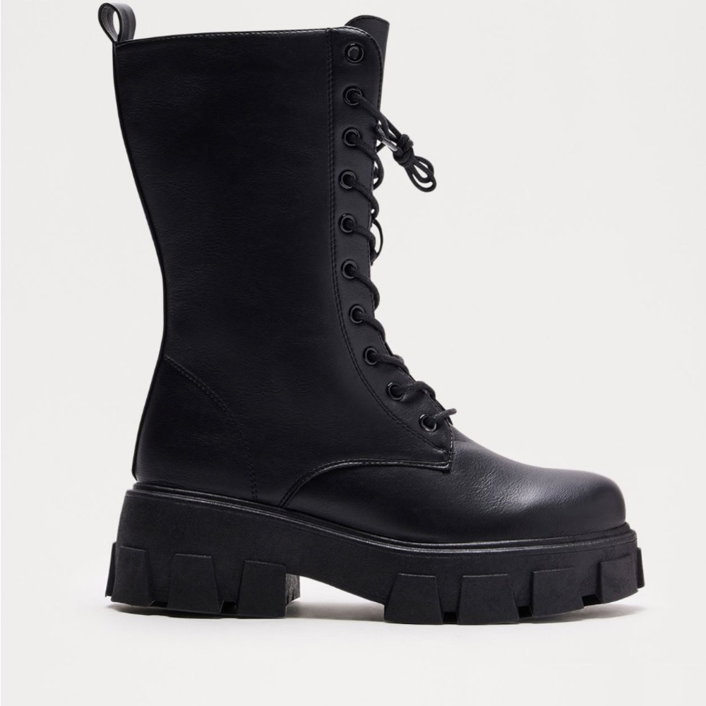 New Fashion Nova Coby Combat Lace Up Fall Boots - Black Size 6